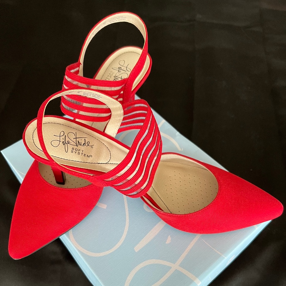 New Beautiful Red Pumps, Santa, MIC/Gore, Life Stride, Never Worn